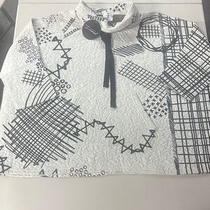 Chic Black and White Patterned Women's Tunic Medium